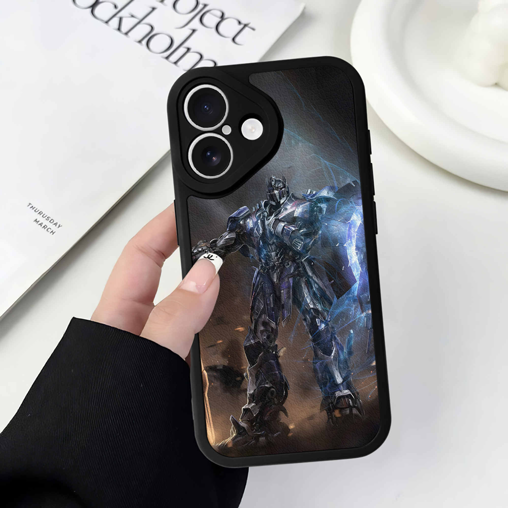 （画像用） Transformers トランスフォーマー 【iPhone 16シリーズ対応】シリコンスマホケース（レザー調） 材質：シリコン